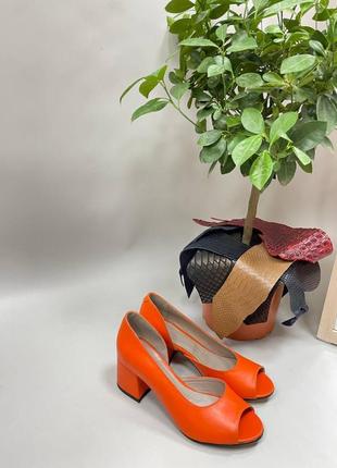 Екслюзивні туфлі з італійської шкіри та замші жіночі оранжеві7 фото
