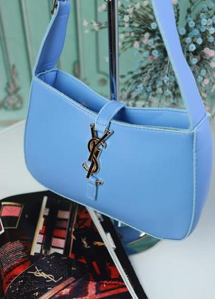 Модна блакитна жіноча сумочка