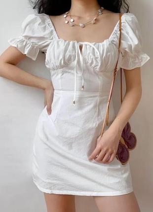 Біла сукня в стилі zara