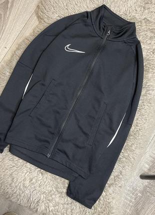 Костюм nike на мальчика 10-12 лет2 фото