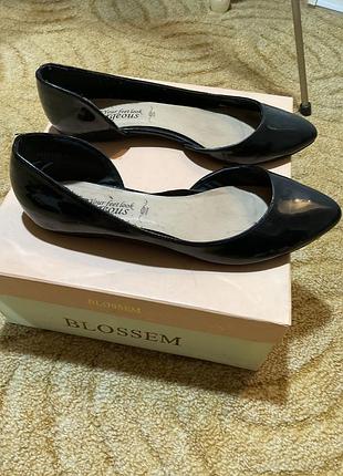 Туфли эко лак 39 р