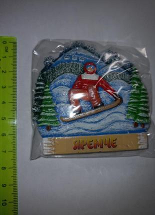 Керамический магнит на холодильник карпаты яремче горы для сноубордистов сувенир