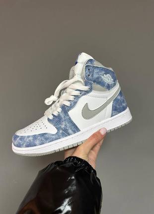 Жіночі високі кросівки nike air jordan 1 retro « hyper royal ». колір синій з білим