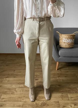 Базові бежеві брюки прямого крою