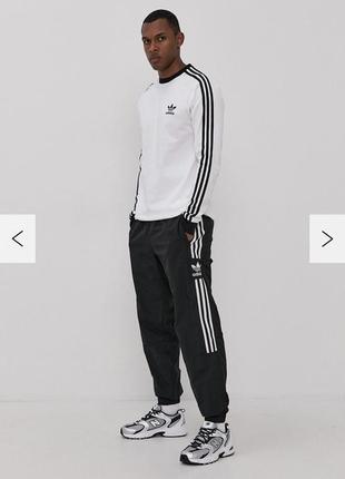 Нейлоновые брюки adidas originals2 фото