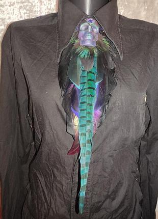 Авторська прикраса краватка плюмаж з пір'я з черепом ексклюзив