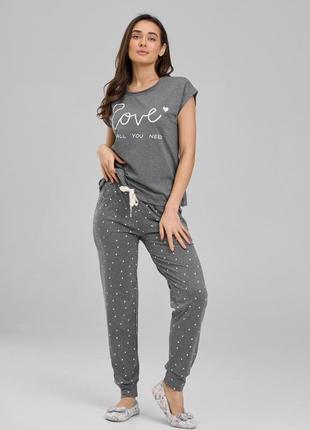 Женская пижама с брюками и футболкой - love