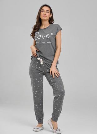 Женская пижама с брюками и футболкой - love