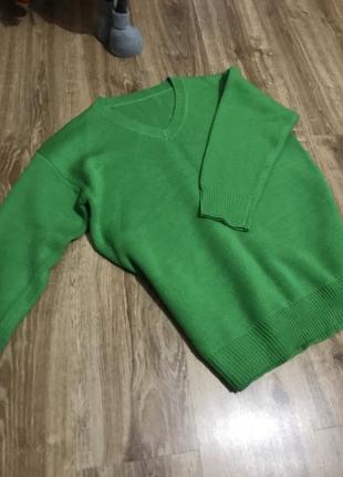 Свитер въеденный зеленый оверсайз