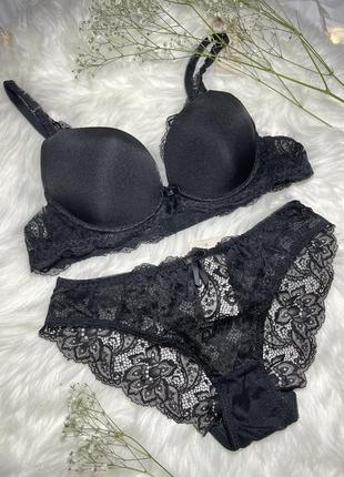 Комплект білизни гладкий бюстгальтер та мережевні трусики