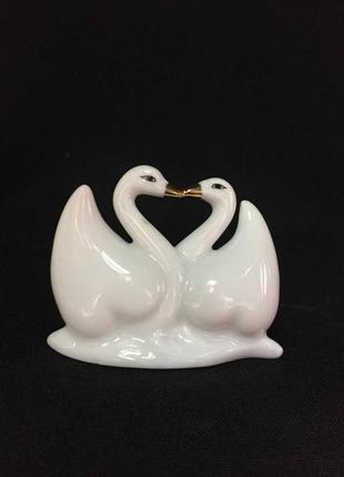 Фігурка мила лебеді парна статуетка любов весілля ніжність порцеляни кераміка н12342 фото