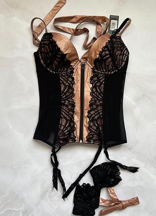 Сексуальний жіночий корсет на змійці ошатний з чашкою чорний бронза з утяжкою чашка