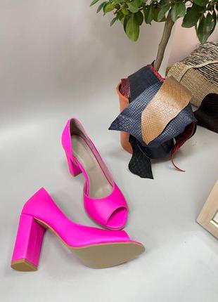 Женские туфли из натуральной кожи ярко розового цвета7 фото