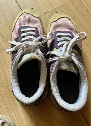 Оригінальні кросівки у рідкісному забарвленні3 фото