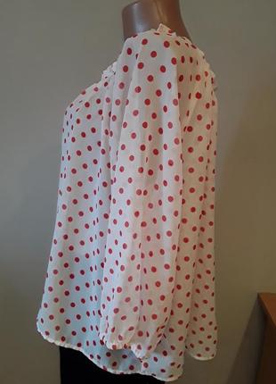 Стильная блузка в красный горох4 фото