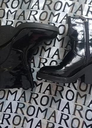 Лаковые ботильоны