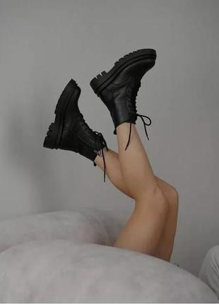 Черевики натуральна шкіра демисезонные трендовые боты ботиночки ботинки чёрные на высокой подошве мягкие4 фото
