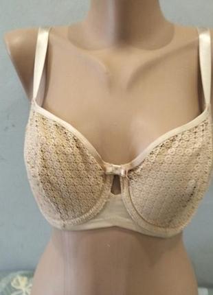 Бюстгальтер, triumph