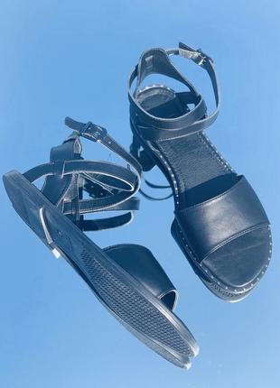 Босоніжки натур шкіра чорні 36-44р