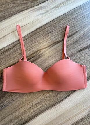 Гладкий бюст без пуш ап без кісточок