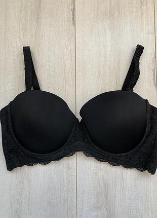 Великий бюстгальтер ліфчик