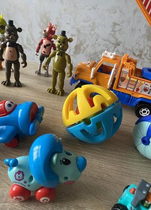 Дот из игрушек 5