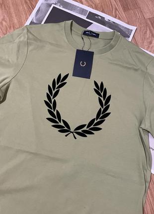 Fred perry big logo hotsell