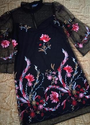 Платье в цветочный принт с сеточкой