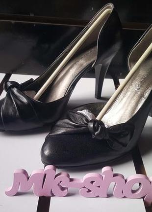 Жіночі шкіряні туфлі з бантиком, фірма bootqueen 018