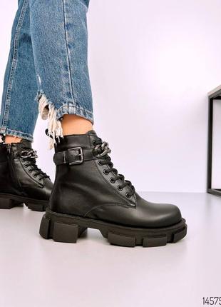Черные натуральные кожаные демисезонные деми ботинки на шнурках шнуровке толстой тракторной подошве с ремешком цепочкой цепью кожа весна8 фото
