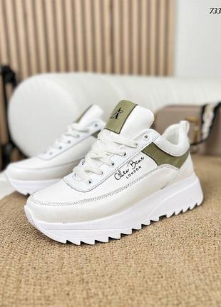 Стильные кожаные спортивные женские кроссовки 💙💛🏆