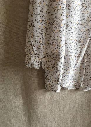 Свободная блуза из вискозы в мелкий цветочный принт4 фото