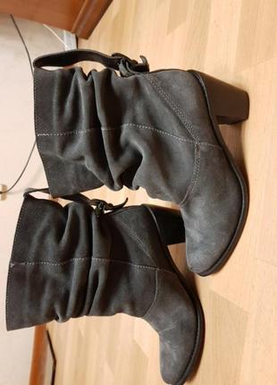 Чоботи з натуральної замши