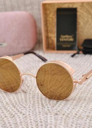 Красивые круглые солнцезащитные зеркальные  очки с боковой шорой gian marco venturi gmv8055 фото