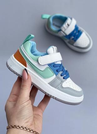 Кросівки дитячі в стилі бренду