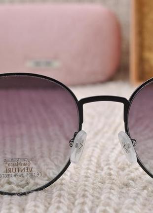 Красивые круглые солнцезащитные очки с боковой шорой gian marco venturi gmv8734 фото