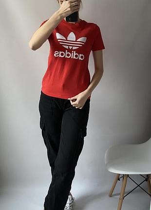 Класична футболка від adidas