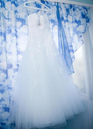 Замечательное белоснежное свадебное платье фата и клатч в подарок3 фото