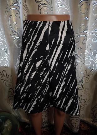 Стильна спідниця на пишні форми atmosphere