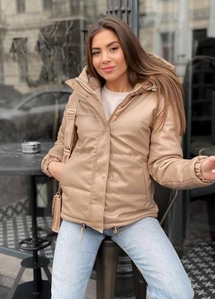 Супер курточка екошкіра 
0103март

тканина : екошкіра 
наповнювач : силікон 200 
размеры : 42, 44, 46 
кольори : чорний, кавовий, бежевий
фото реал