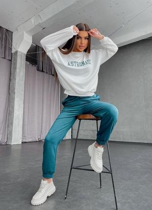 Костюм жіночий