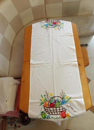 Вышитое полотенце скатерть Монозильная корзина1 фото