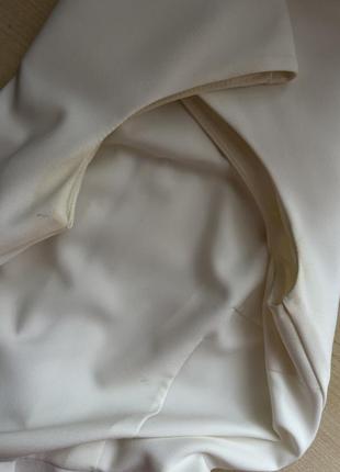 Белое платье с поясом8 фото