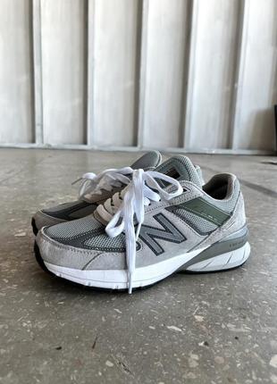 Замшевые демисезонные кроссовки new balance 990 v5 grey. унисекс. цвет серый