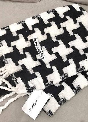 Шарф в стиле кacne studios 3
