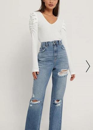 Мега актуальні джинси з не обробленим краєм. швеція