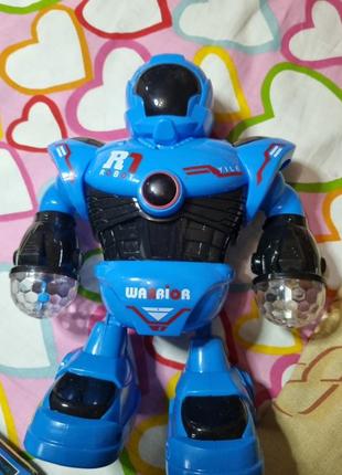 Робот 🤖 игрушка светиться ходит