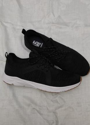 Кросівки чоловічі