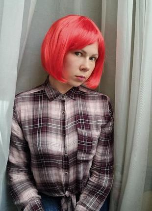 Парик красный каре короткий волос с челкой для образа аниме карнавальный2 фото