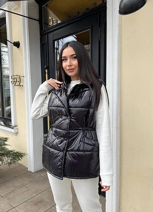 Женская жилетка.